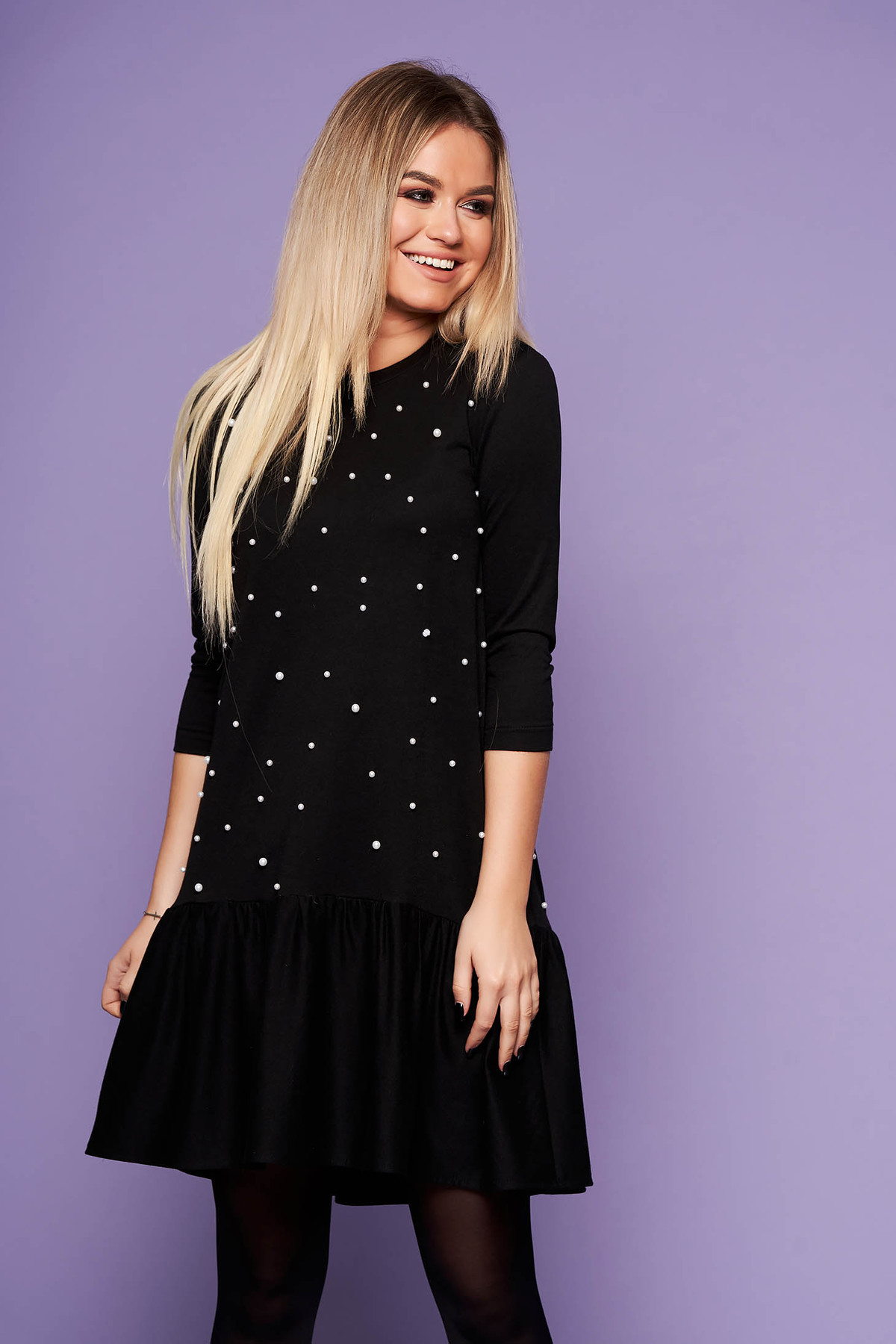 Rochie StarShinerS neagra scurta de zi cu aplicatii cu perle cu maneci lungi si decolteu la baza gatului