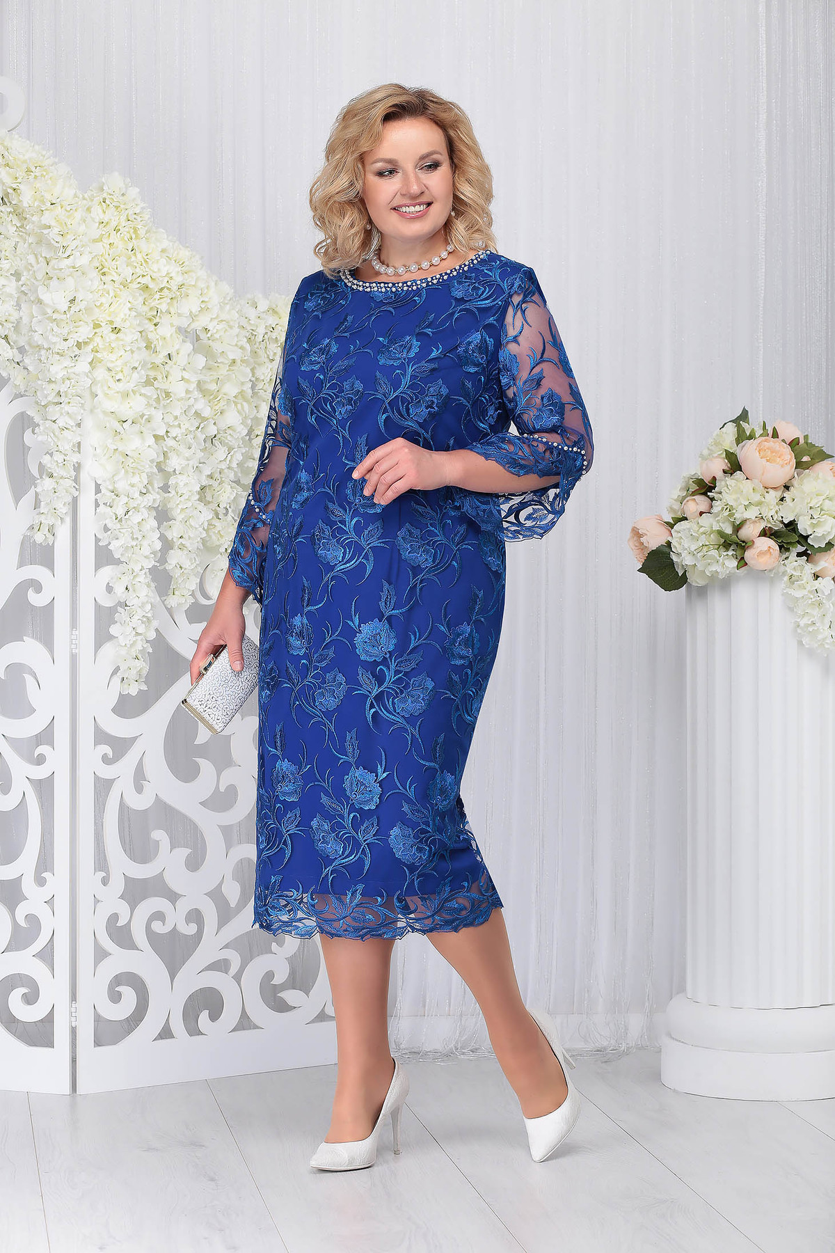 Rochie albastra de ocazie din material dantelat cu un croi drept cu maneca 3/4