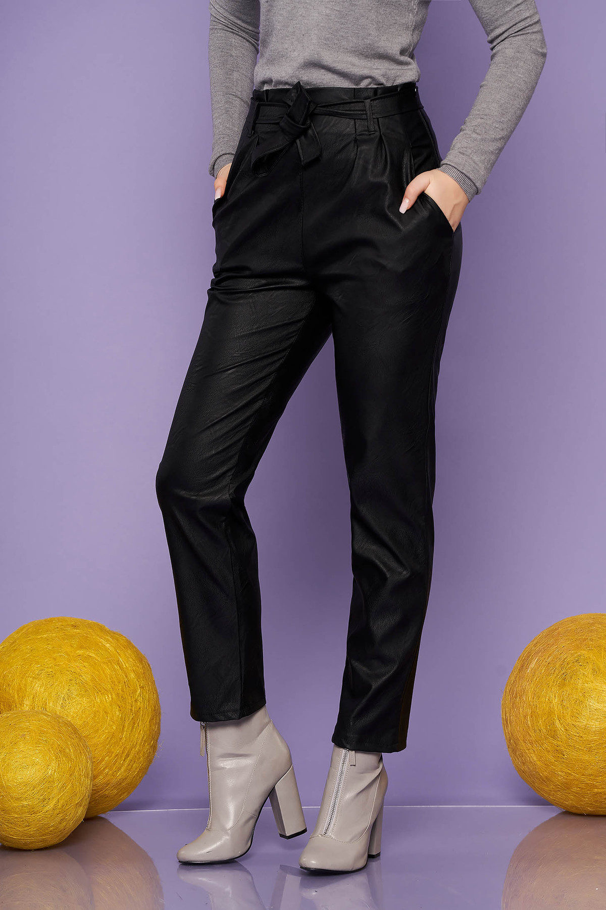 Pantaloni SunShine negri casual din piele ecologica conici cu talie inalta cu buzunare si accesorizati cu cordon