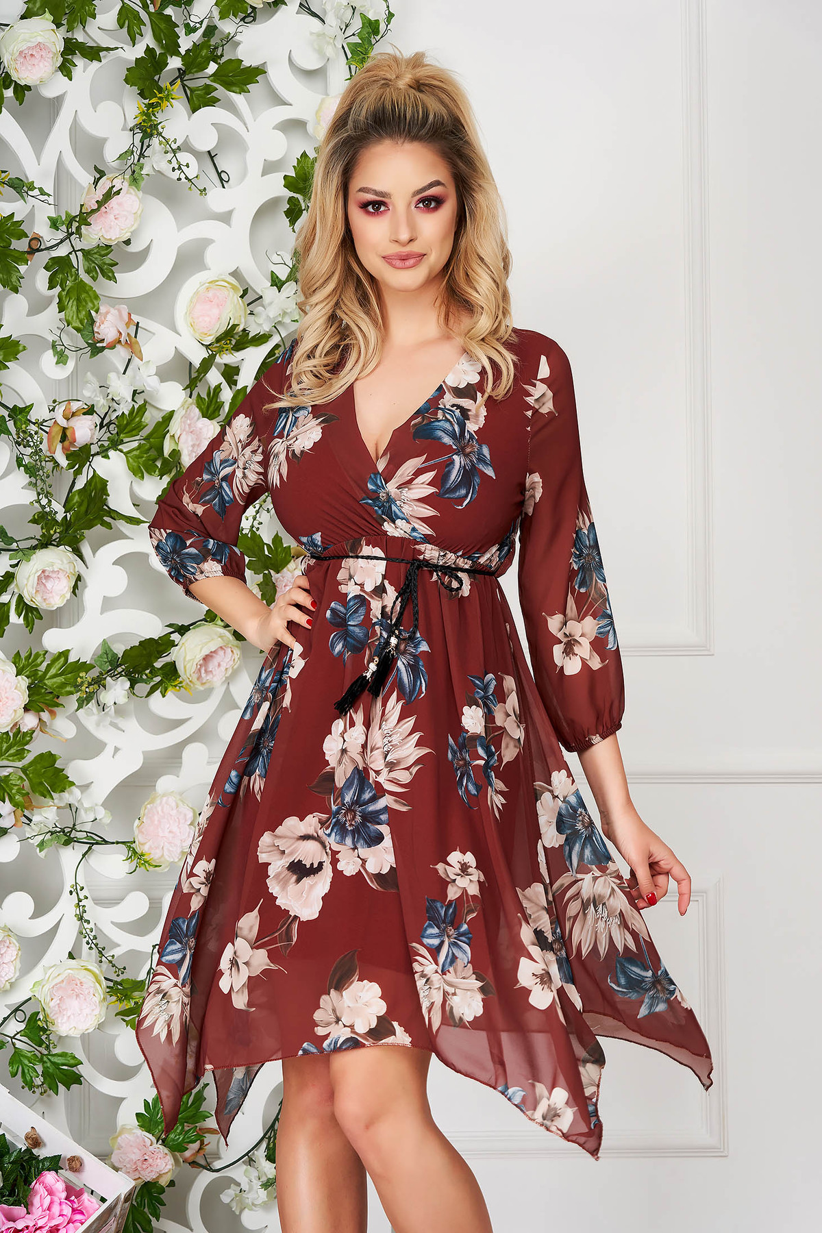 Rochie SunShine caramizie scurta eleganta asimetrica in clos din voal cu decolteu in v cu maneci trei-sferturi si imprimeu floral