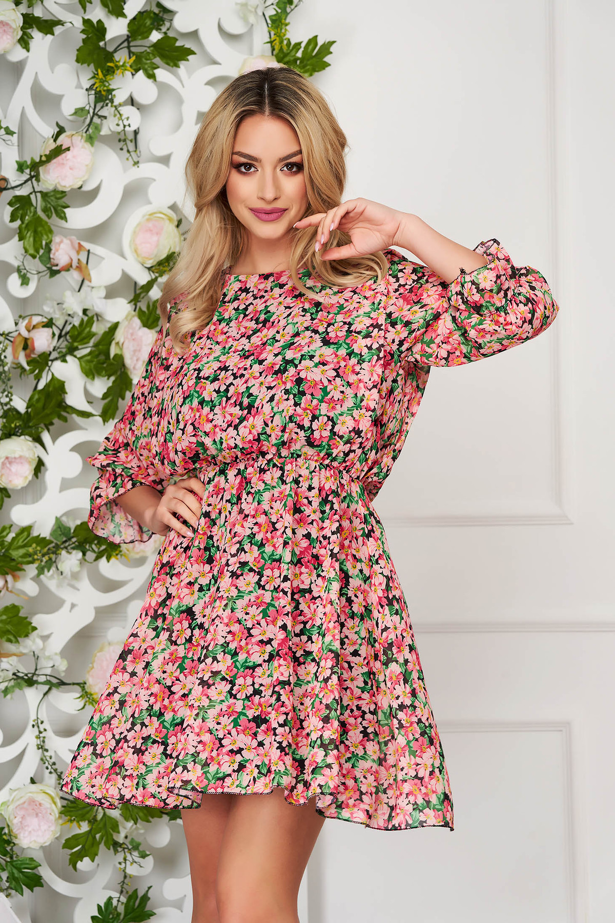 Rochie SunShine roz scurta de zi din voal in clos cu imprimeu floral