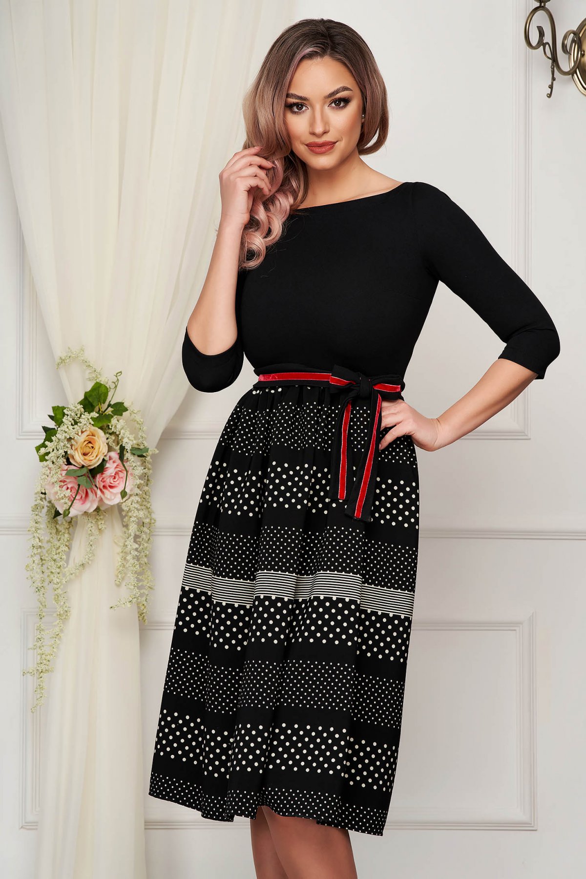 Rochie StarShinerS neagra eleganta midi in clos cu maneci trei-sferturi si imprimeu cu buline