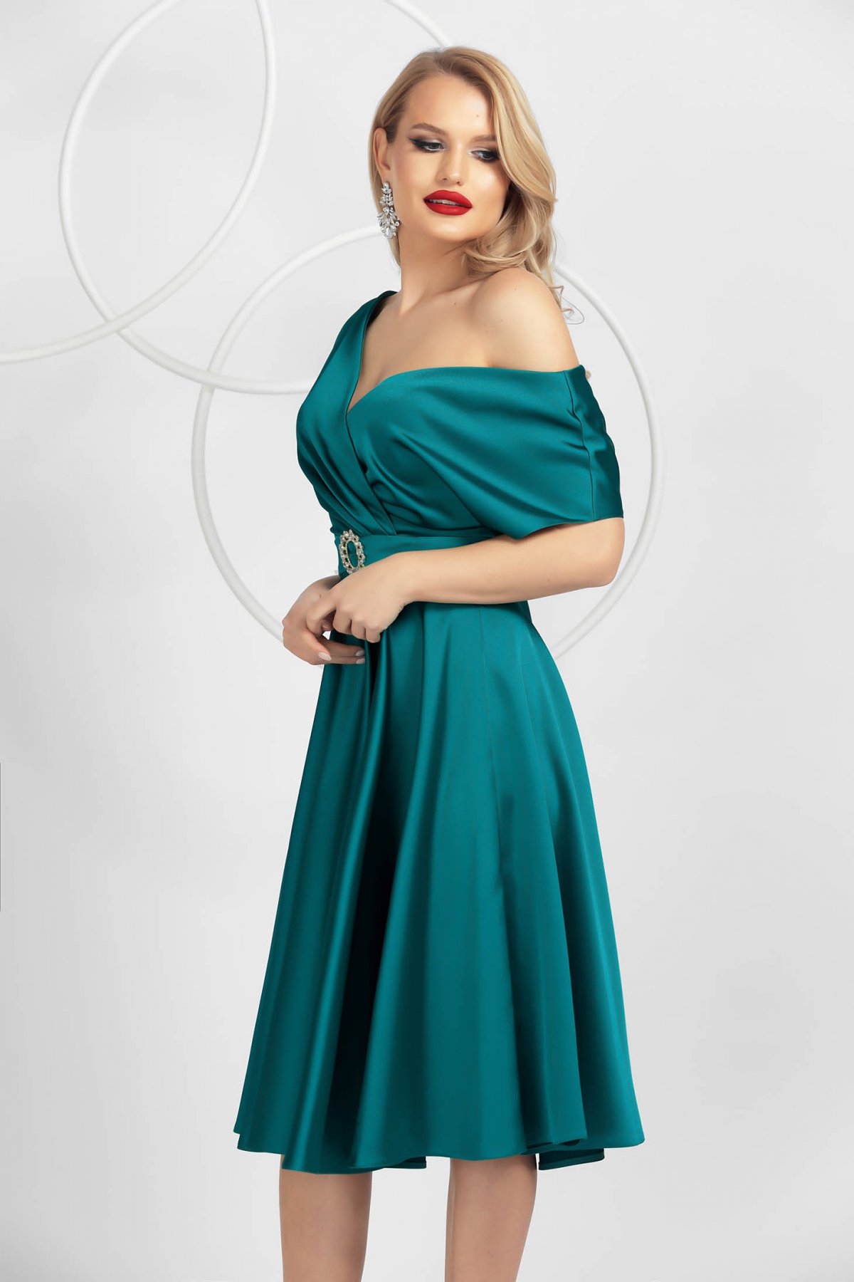 Rochie PrettyGirl verde petrol eleganta midi in clos cu decolteu petrecut