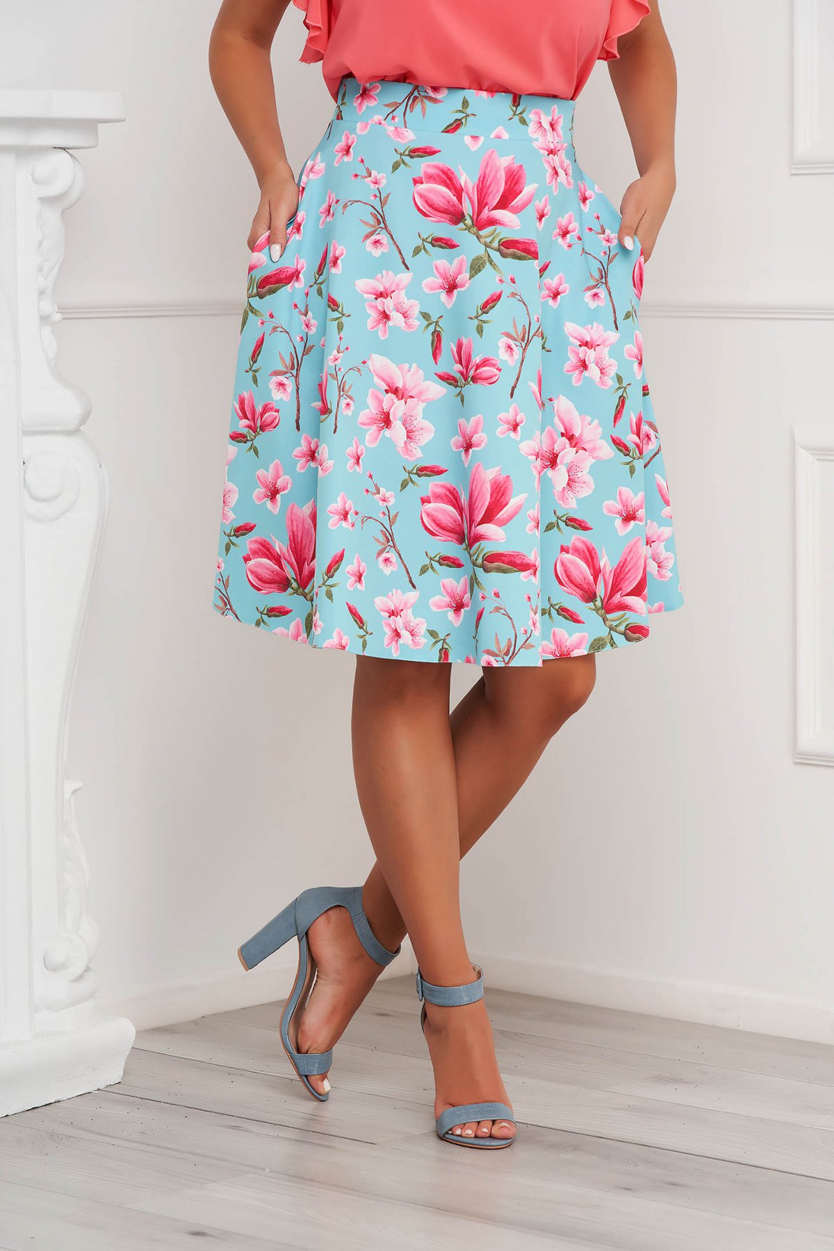 Fusta StarShinerS office midi in clos cu buzunare si imprimeu floral unic