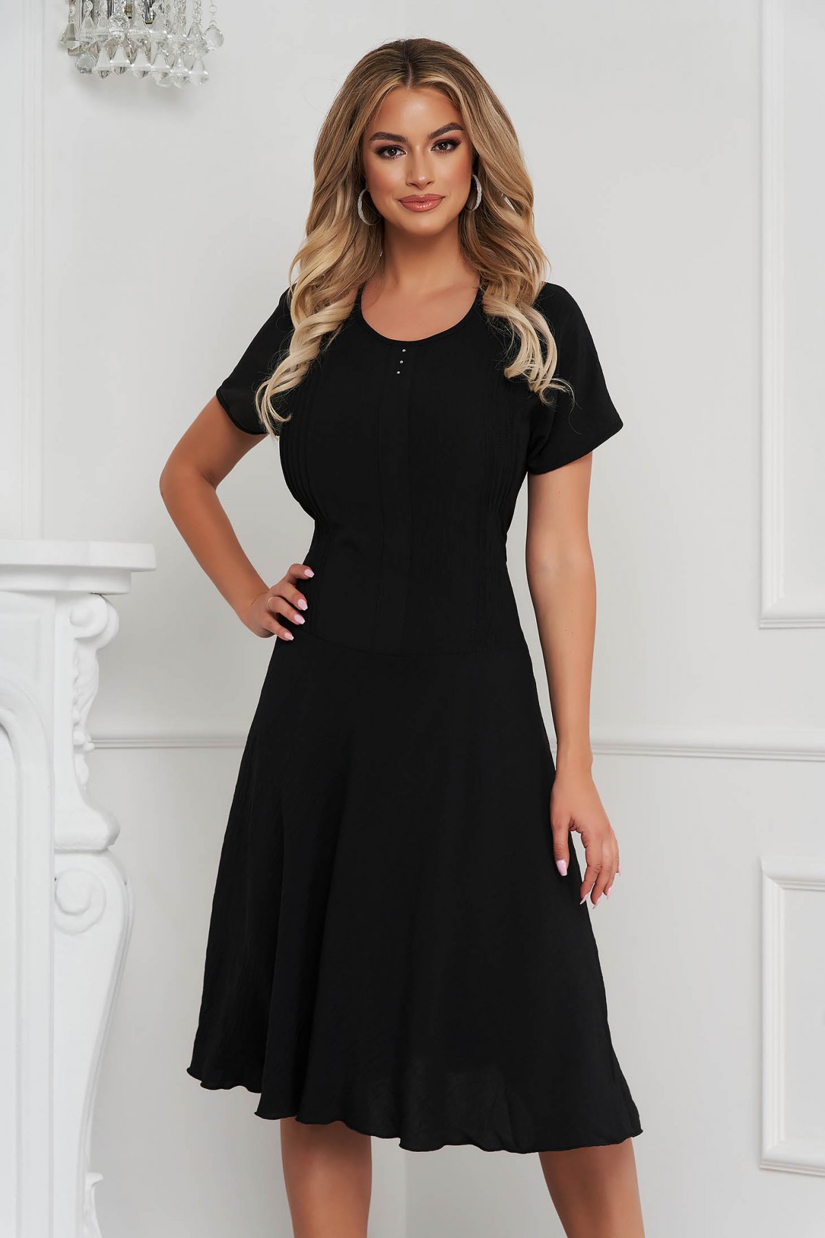 Rochie Lady Pandora neagra midi in clos din material creponat cu maneci scurte