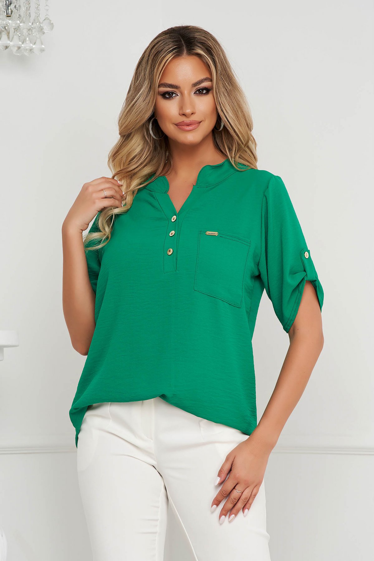 Bluza dama Lady Pandora verde din material creponat cu croi larg cu un buzunar in fata