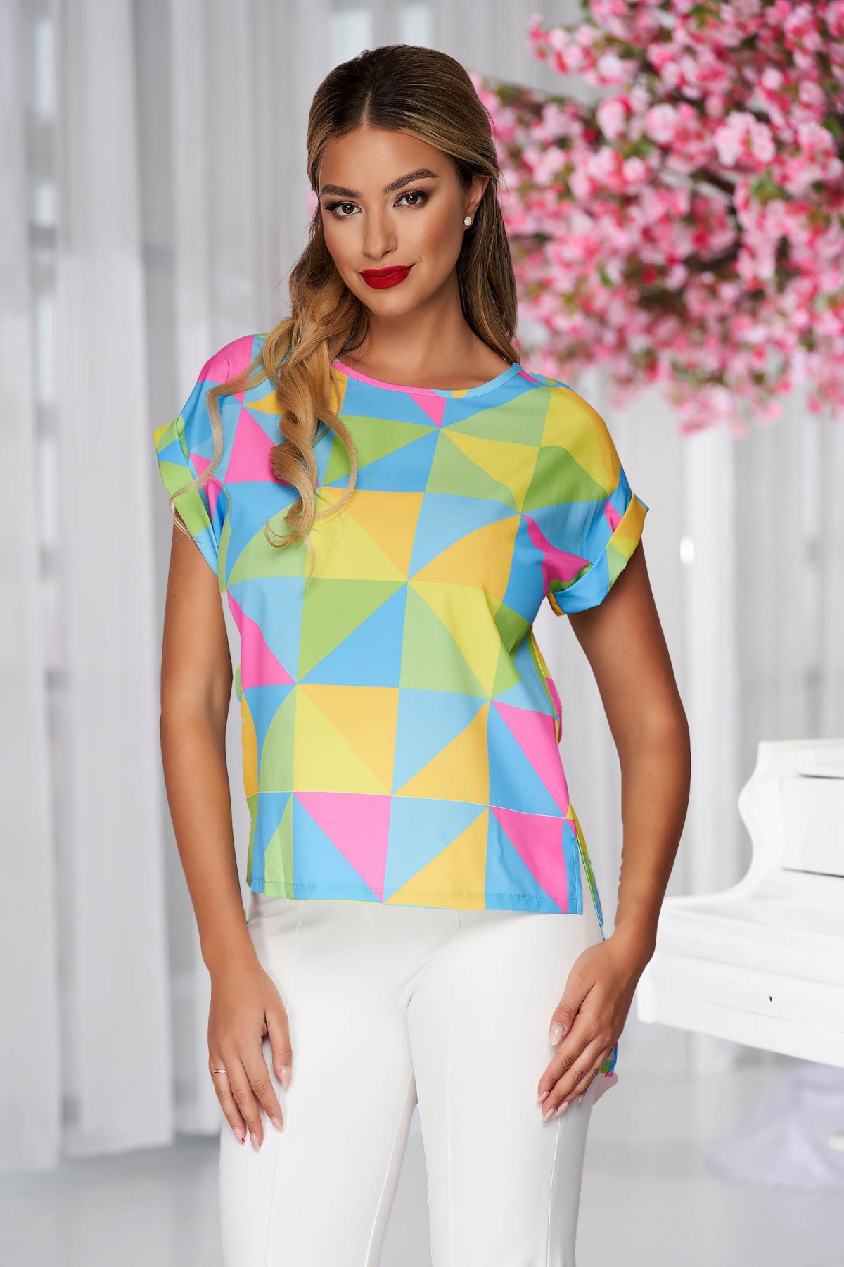 Bluza dama StarShinerS office asimetrica cu croi larg din material fin la atingere cu imprimeu grafic unic