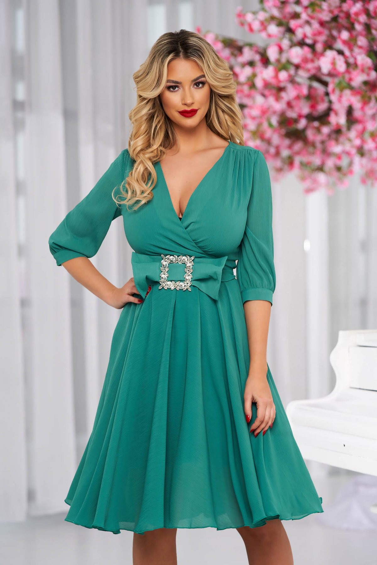 خائب الامل لفت نبات حداثة  Rochie PrettyGirl verde eleganta midi in clos din satin accesorizata cu  catarama | Your Fashion Land.ro
