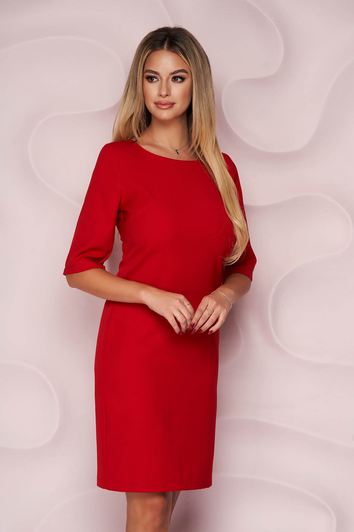 Rochie rosie StarShinerS scurta office cu un croi drept din material usor elastic si fin la atingere