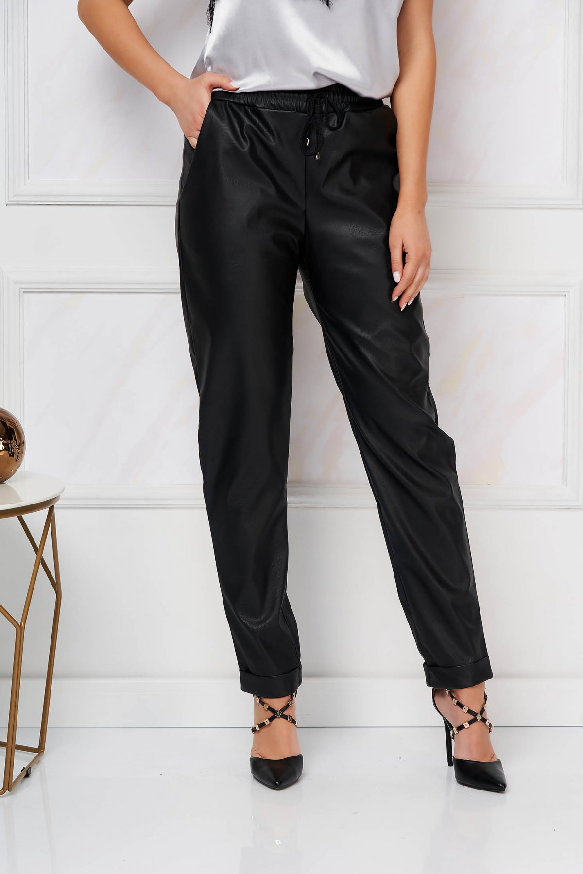 Pantaloni SunShine negri din piele ecologica cu croi larg si elastic in talie starshiners.ro imagine noua 2022