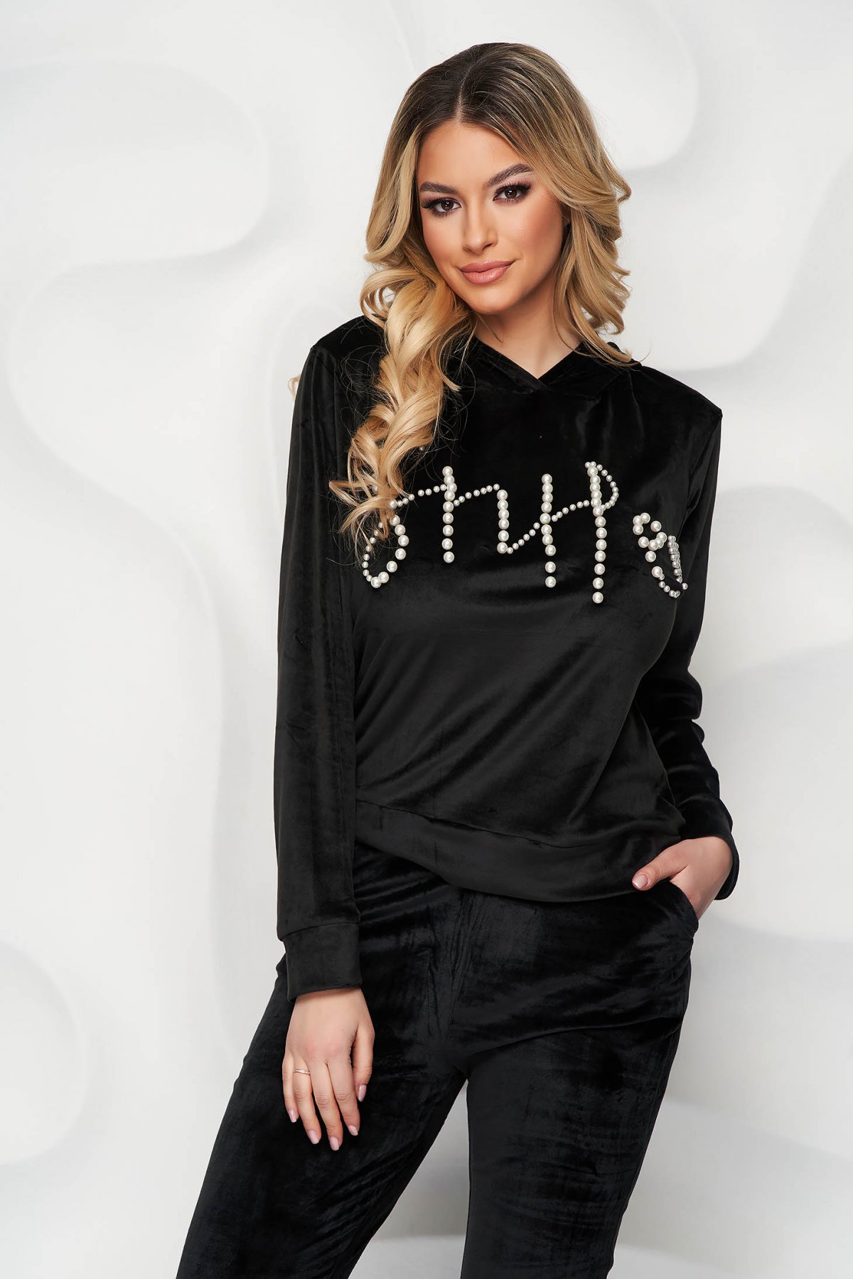 Trening SunShine negru din catifea cu aplicatii cu perle