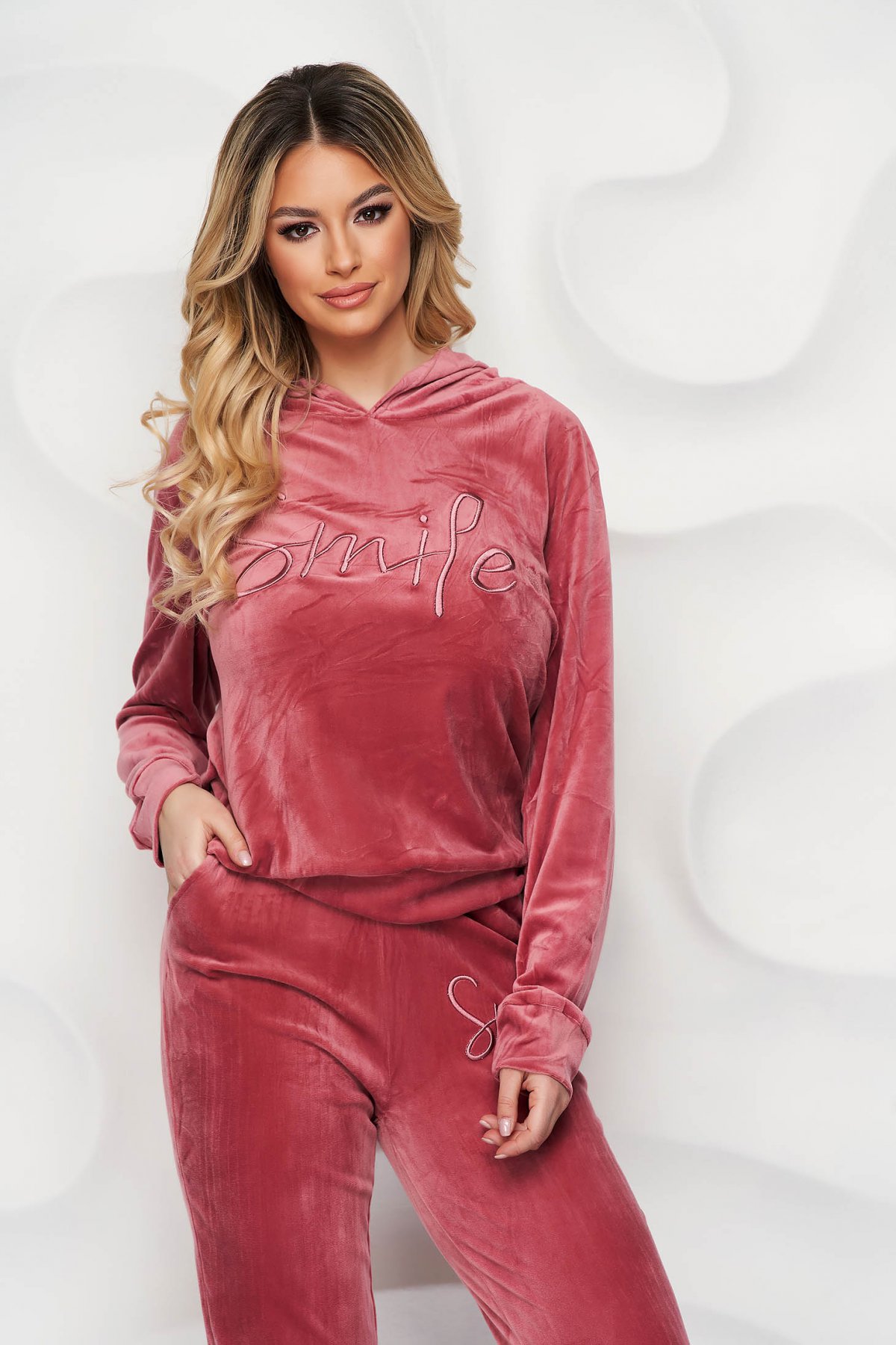 Trening SunShine roz din catifea mulat cu broderie