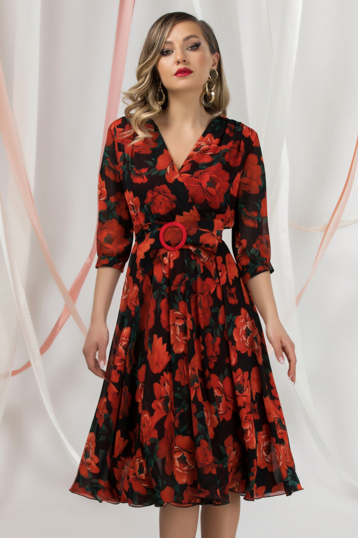 Rochie PrettyGirl eleganta midi in clos din voal cu decolteu petrecut