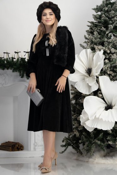 Ținută damă - rochie, accesorii, esarfa