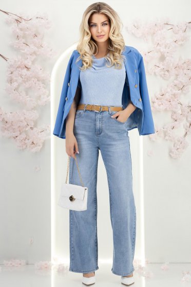 Ținută damă - blugi, sacou, bluza