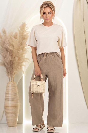 Ținută damă - pantaloni, geanta dama, tricou