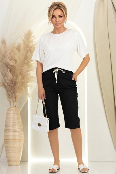 Ținută damă - pantaloni scurti, tricou